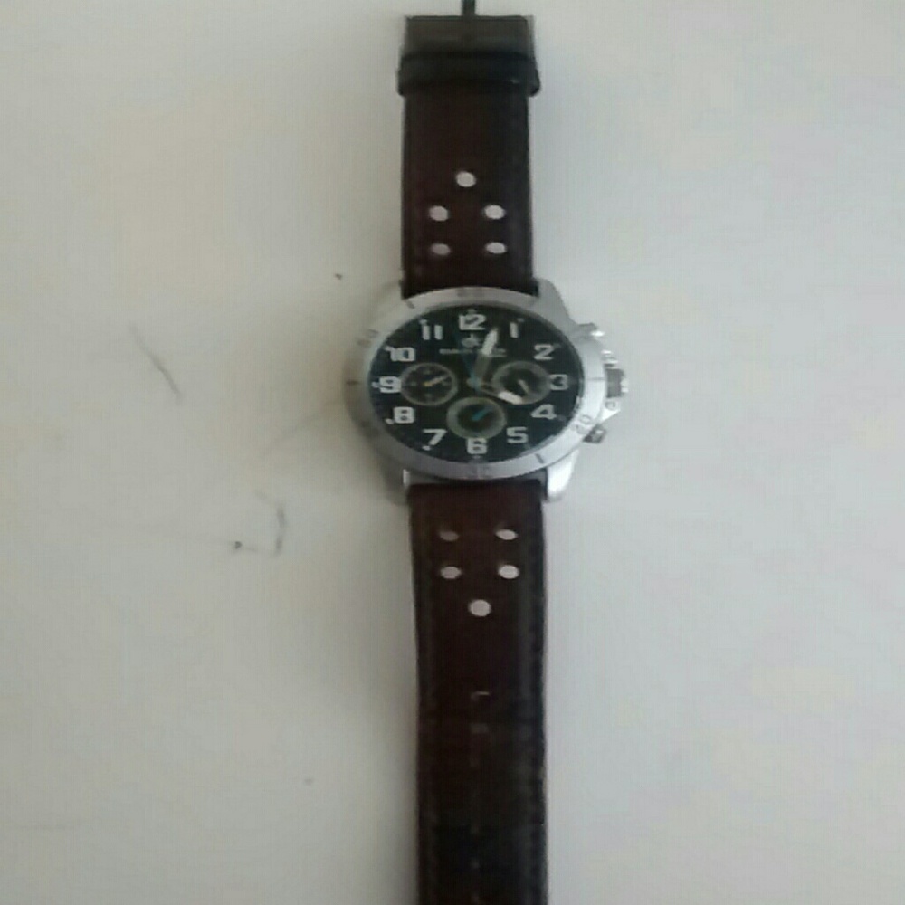 Watch - Picture 2 of 4